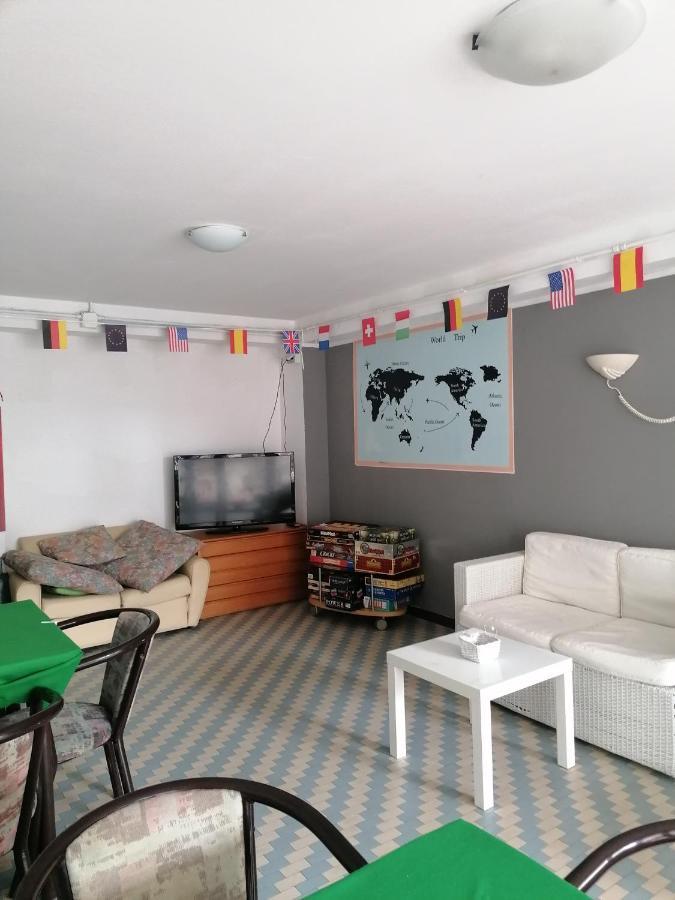 Hotel Nova Dhely Римини Екстериор снимка