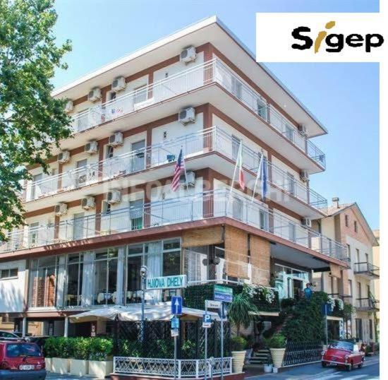 Hotel Nova Dhely Римини Екстериор снимка